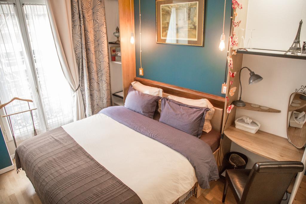 Private Room In A Parisian Homestay! - Close To It All! Exterior photo